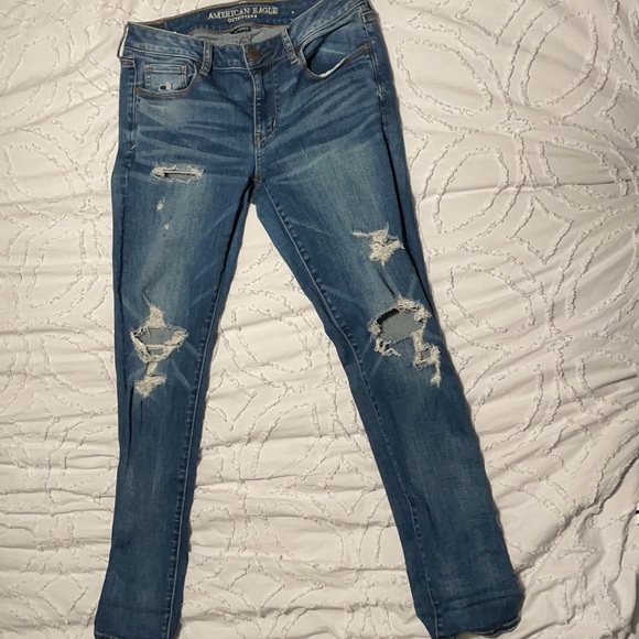 Women’s American Eagle Jeans - Picture 3 of 3